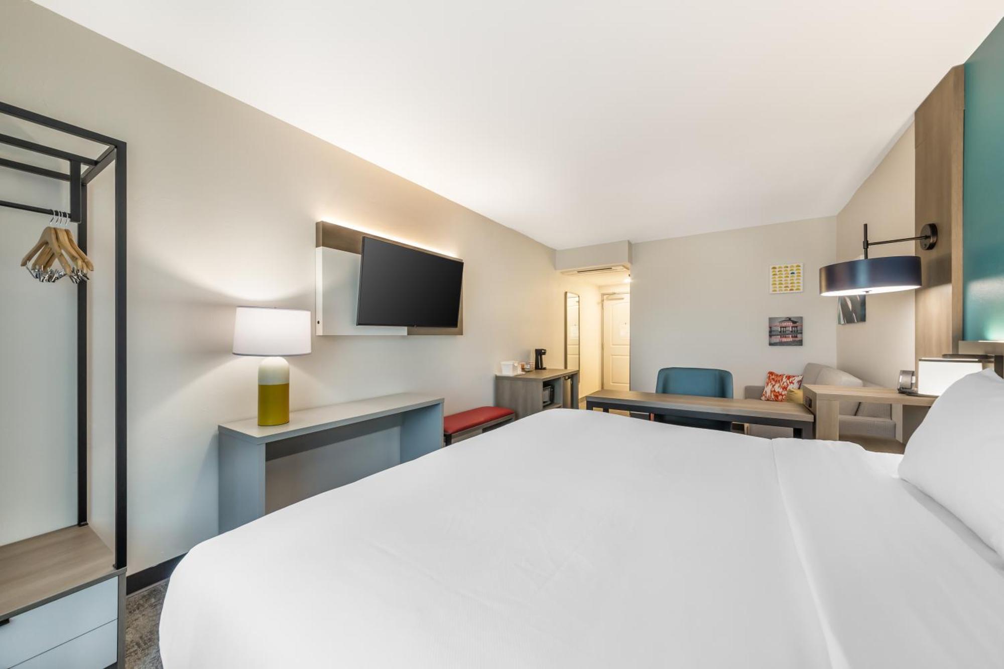 Comfort Suites Fort Myers East I-75 Екстериор снимка