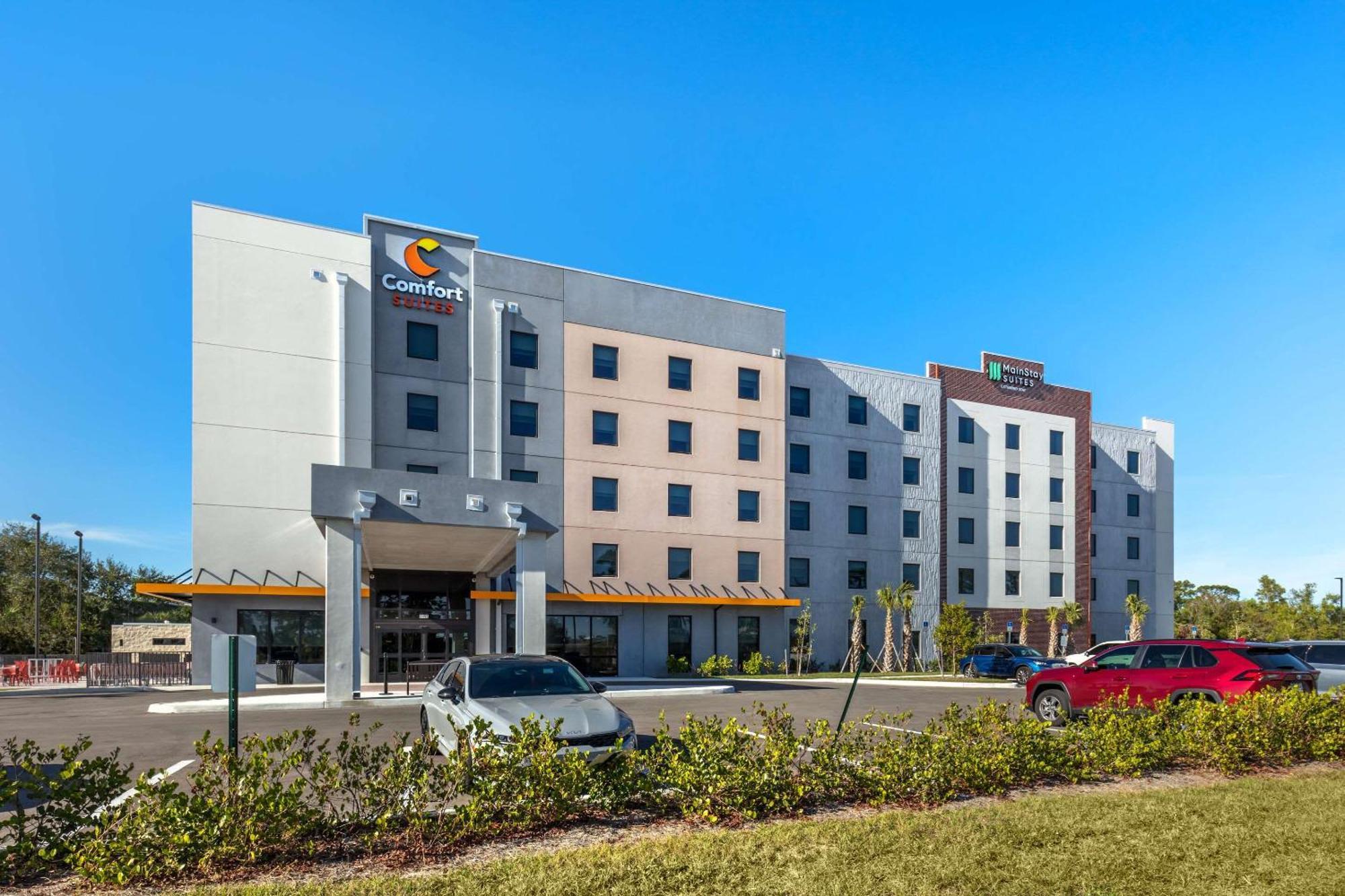 Comfort Suites Fort Myers East I-75 Екстериор снимка