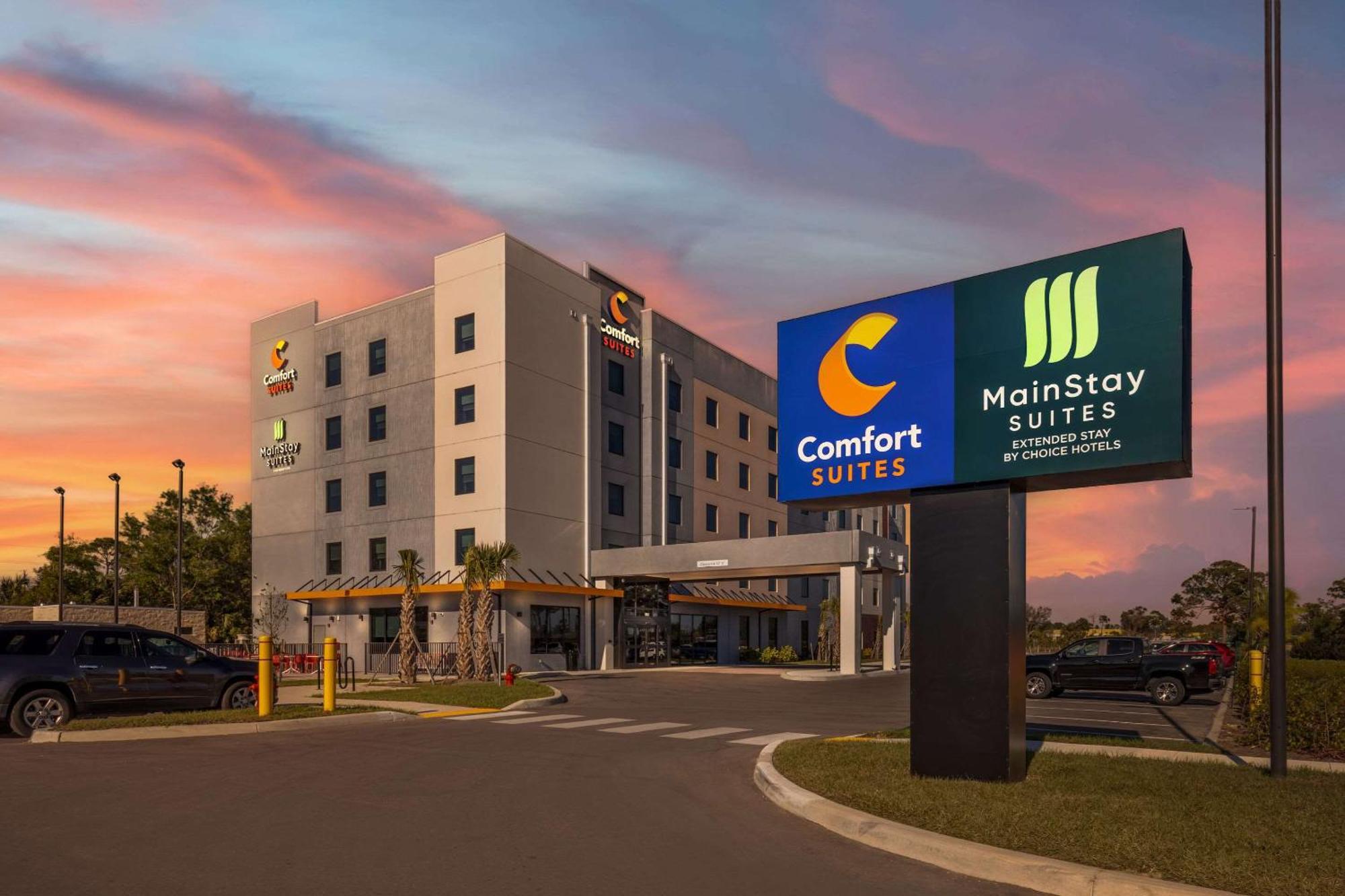 Comfort Suites Fort Myers East I-75 Екстериор снимка