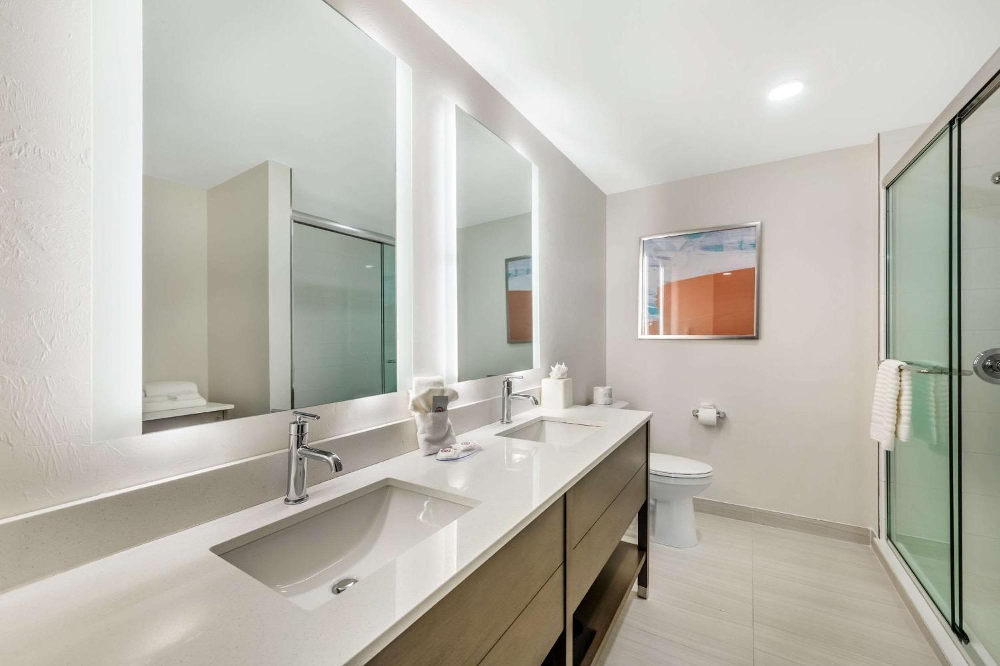 Comfort Suites Fort Myers East I-75 Екстериор снимка