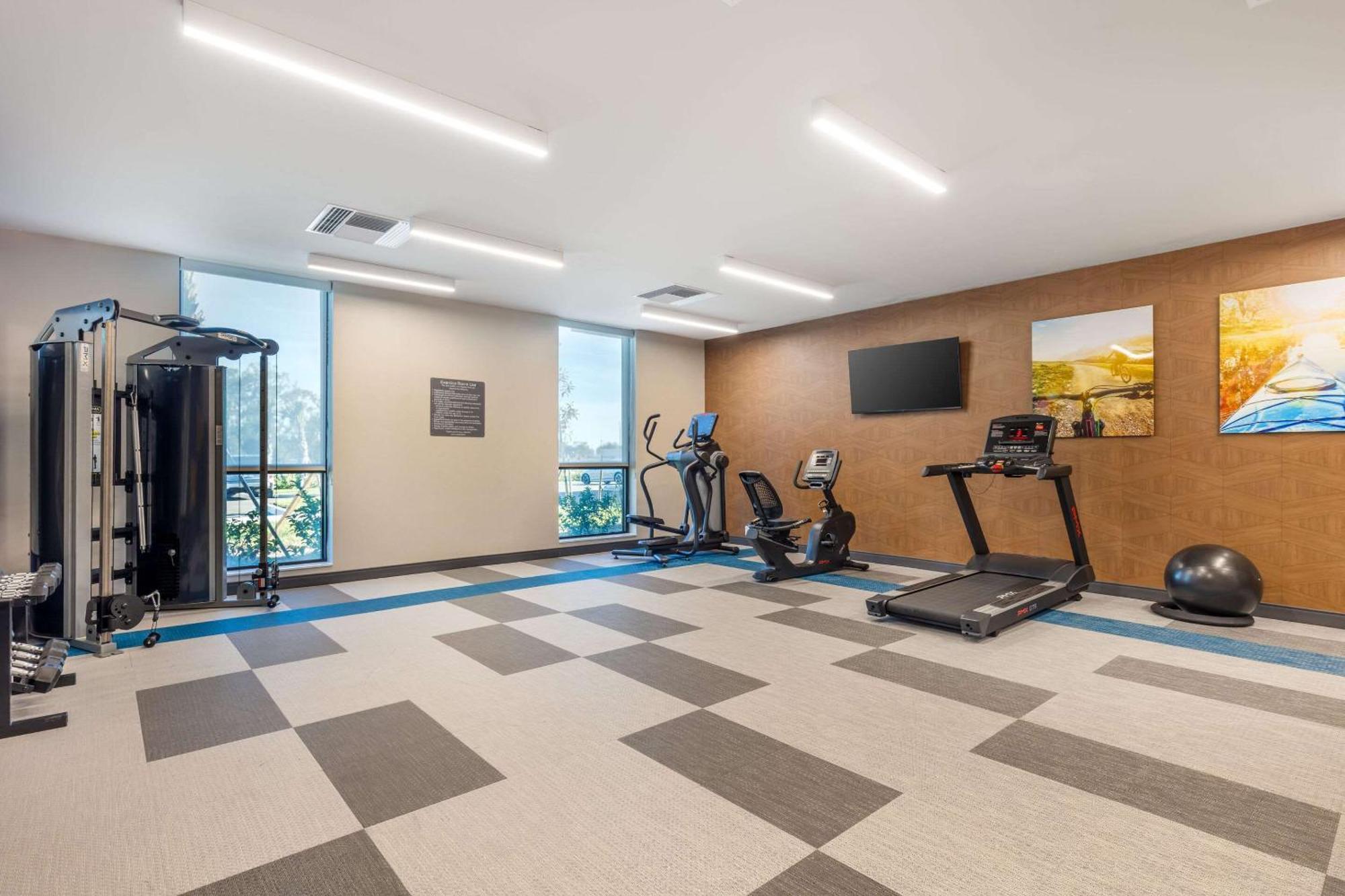 Comfort Suites Fort Myers East I-75 Екстериор снимка