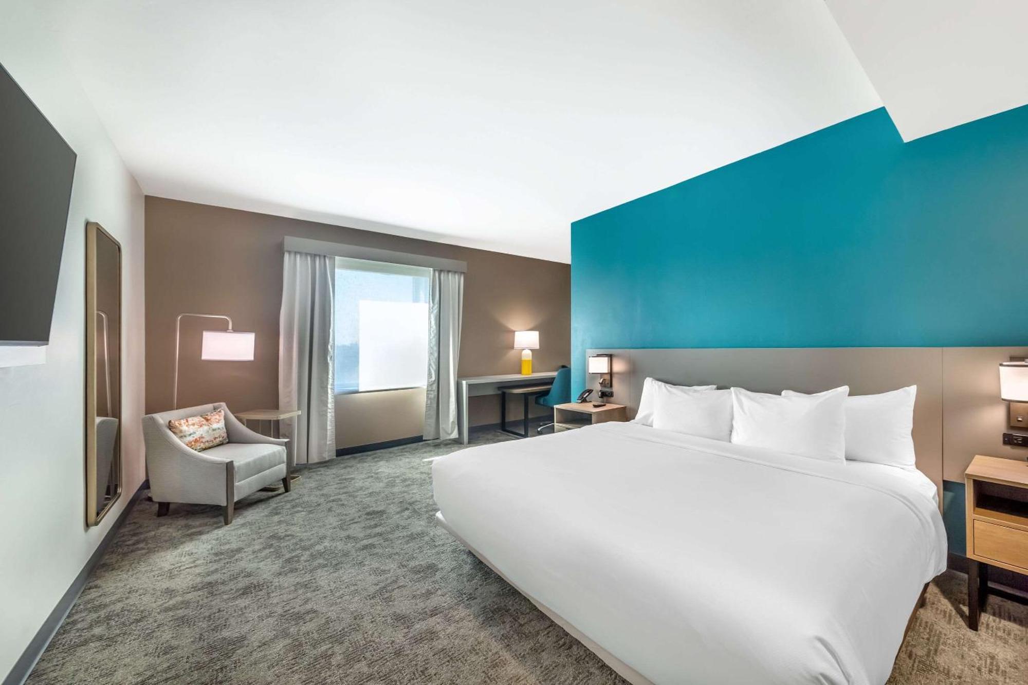 Comfort Suites Fort Myers East I-75 Екстериор снимка