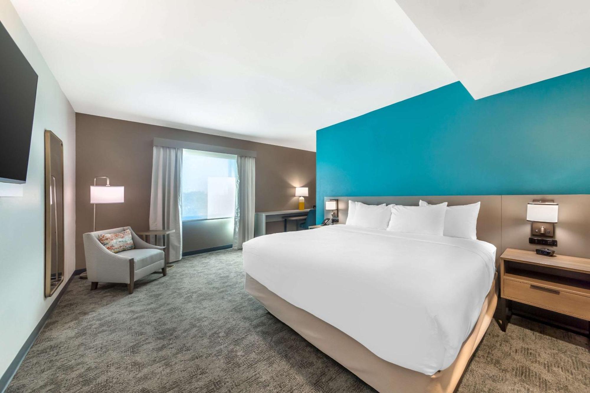 Comfort Suites Fort Myers East I-75 Екстериор снимка