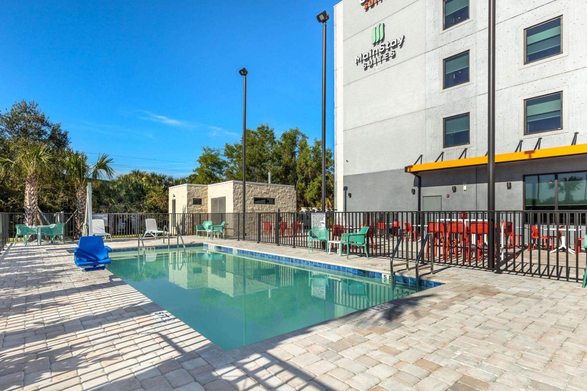 Comfort Suites Fort Myers East I-75 Екстериор снимка